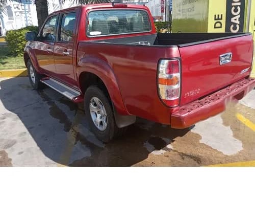 Mazda BT50 2011 pick-up roja manual2
