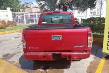 Mazda BT50 2011 pick-up roja manual3