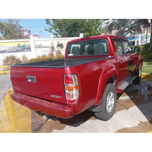 Mazda BT50 2011 pick-up roja manual4