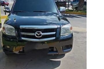 Mazda BT50 2012 pick-up negra2