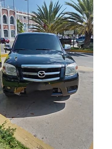 Mazda BT50 2012 pick-up negra2