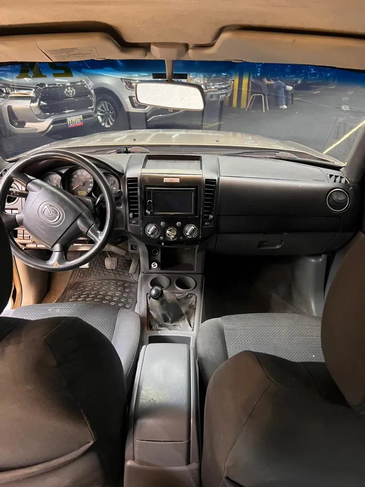 Mazda BT-50 2012 Beige Caracas