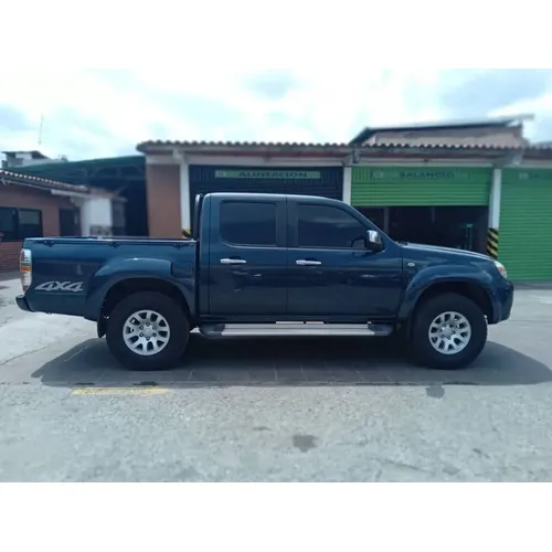 Mazda BT-50 2012 Azul Guarenas