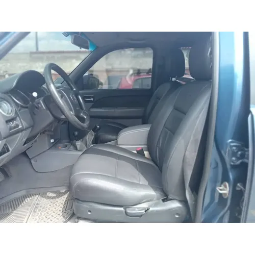 Mazda BT-50 2012 Azul Guarenas