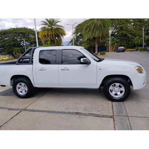 Mazda BT-50 2011 Blanco Maracay