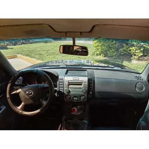 Mazda BT-50 2012 Negro Maracay