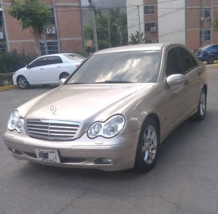 Mercedes-Benz C200 Kompressor 2005 Dorado