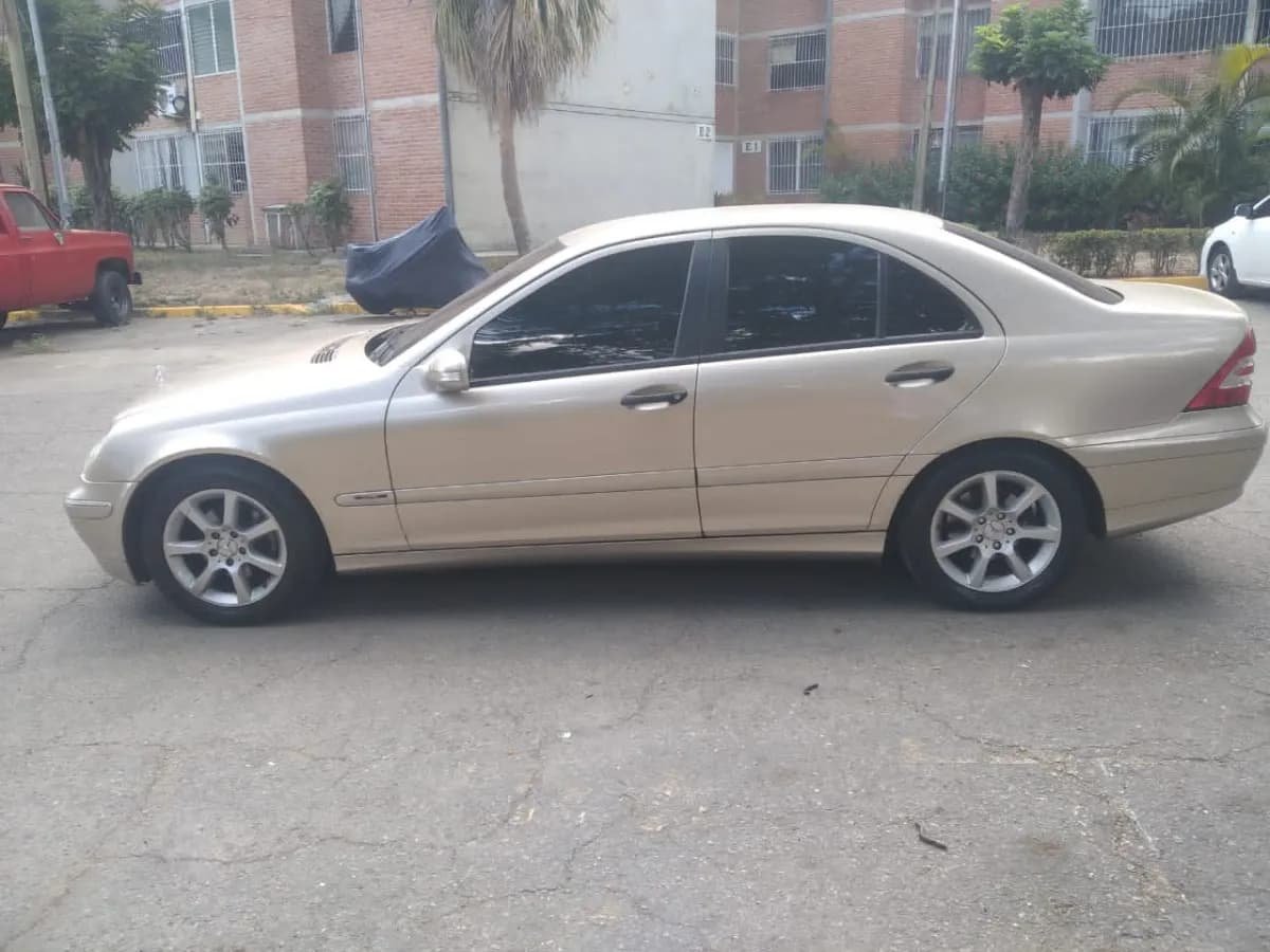 Mercedes-Benz C200 Kompressor 2005 Dorado