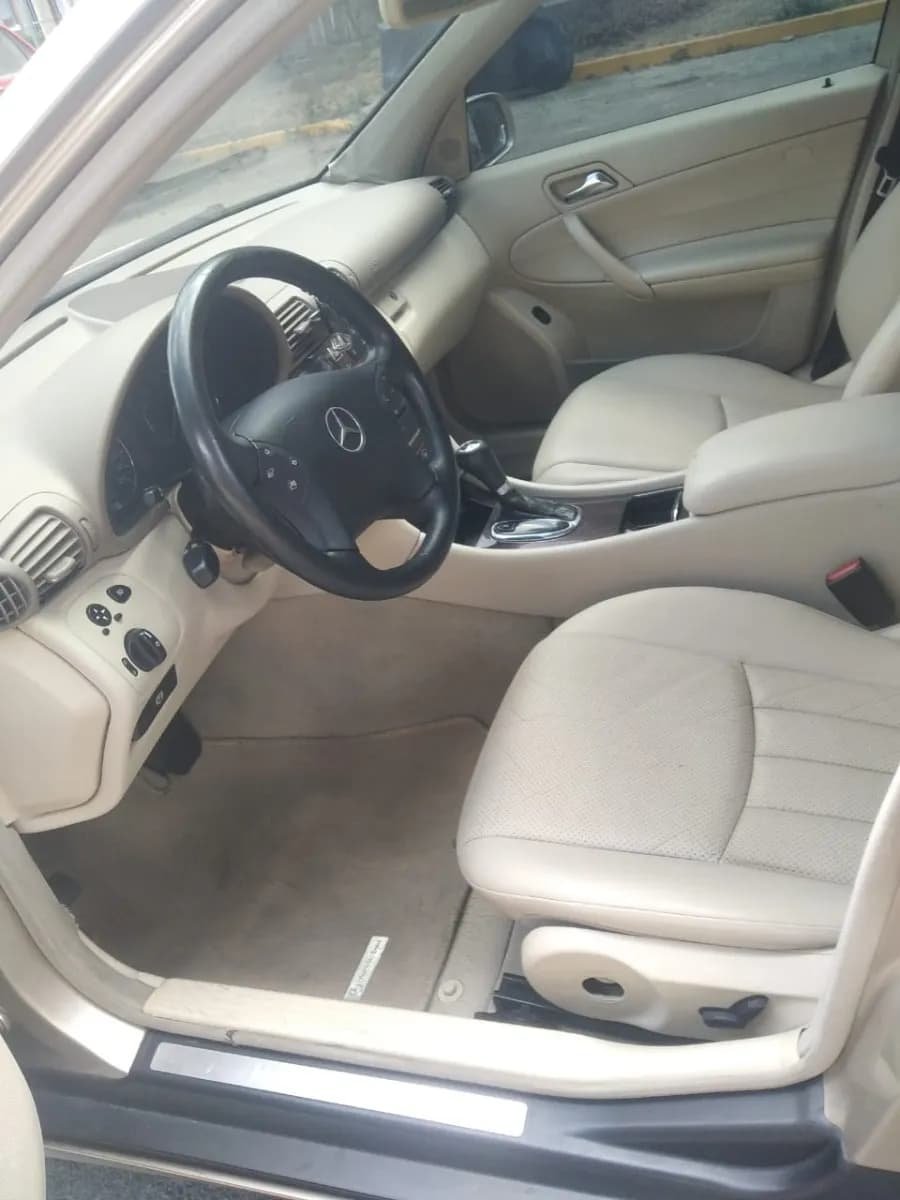 Mercedes-Benz C200 Kompressor 2005 Dorado