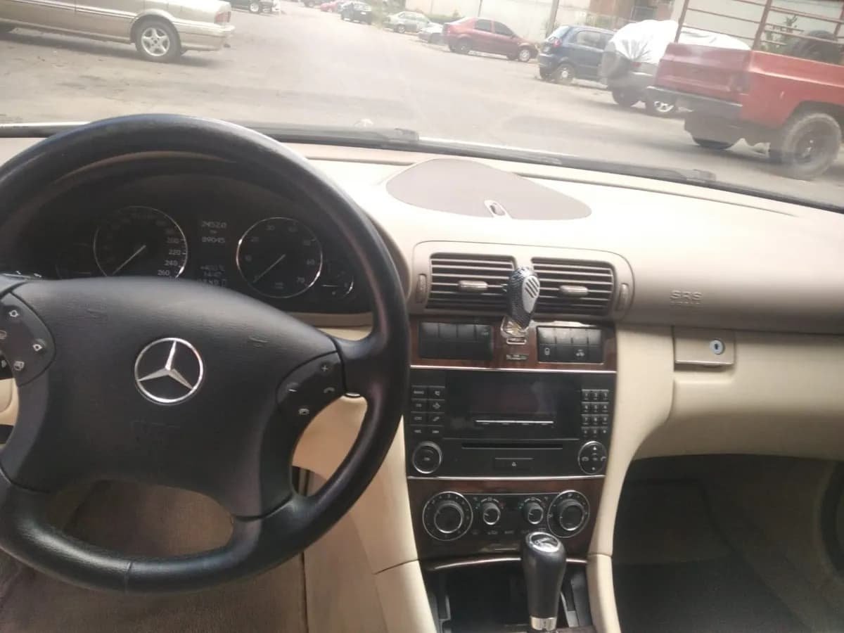 Mercedes-Benz C200 Kompressor 2005 Dorado