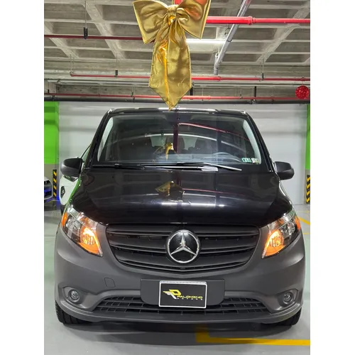 Mercedes-Benz Metris 2023 Gris Caracas