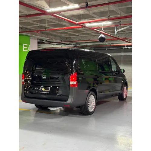 Mercedes-Benz Metris 2023 Gris Caracas