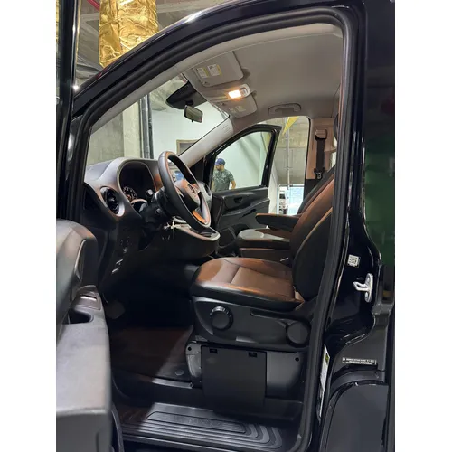 Mercedes-Benz Metris 2023 Gris Caracas