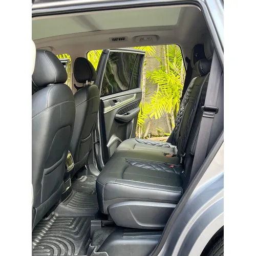 MG RX8 2024 Gris Caracas