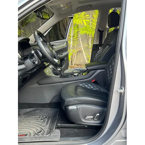 MG RX8 2024 Gris Caracas