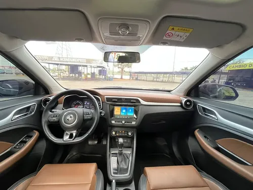MG Zs 2023 Negro Valencia
