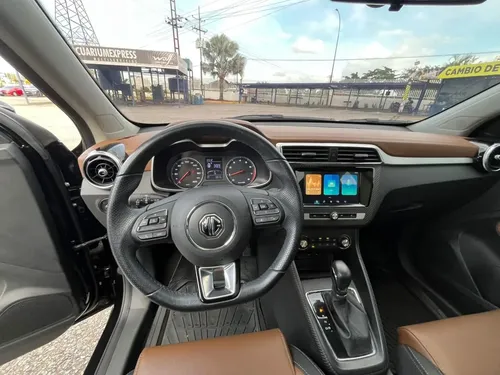 MG Zs 2023 Negro Valencia