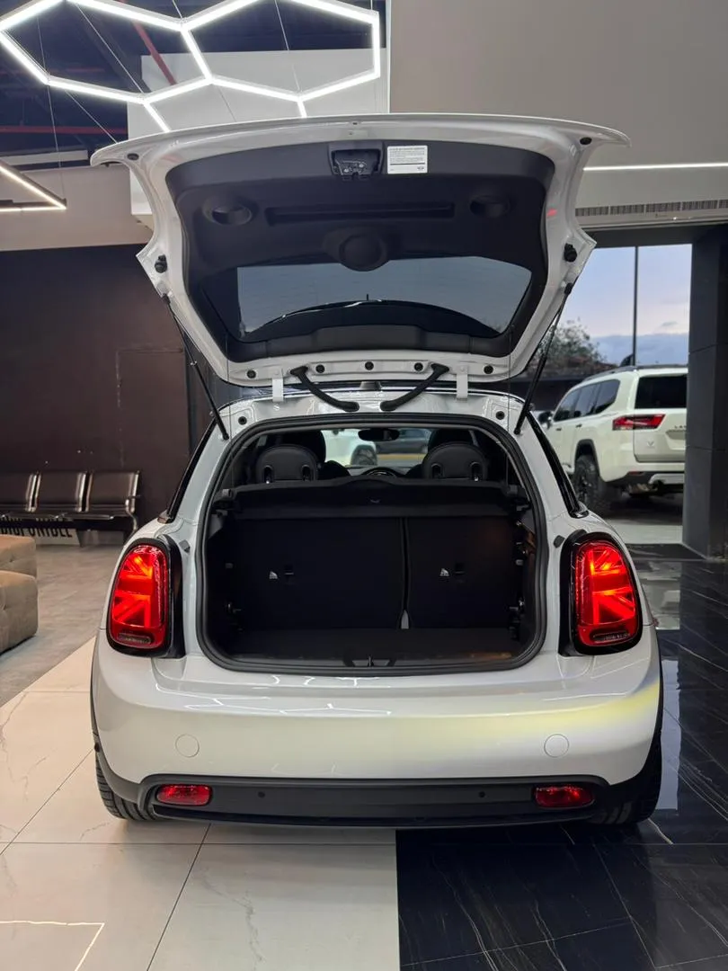 Mini Cooper S 2024 blanco13