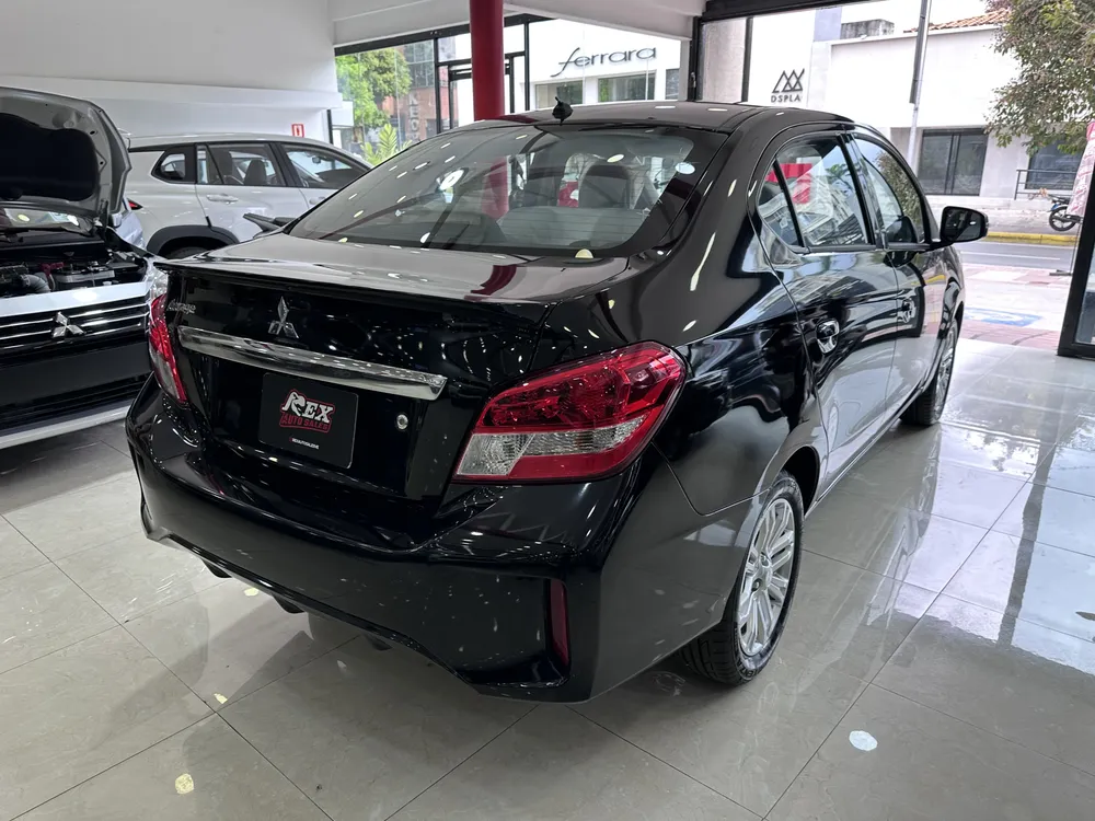 Mitsubishi Attrage 2025 Negro Caracas