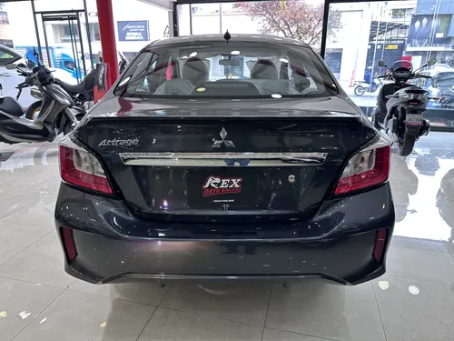 Mitsubishi Attrage 2025 Gris Caracas