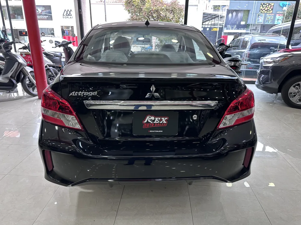 Mitsubishi Attrage 2025 Negro Caracas