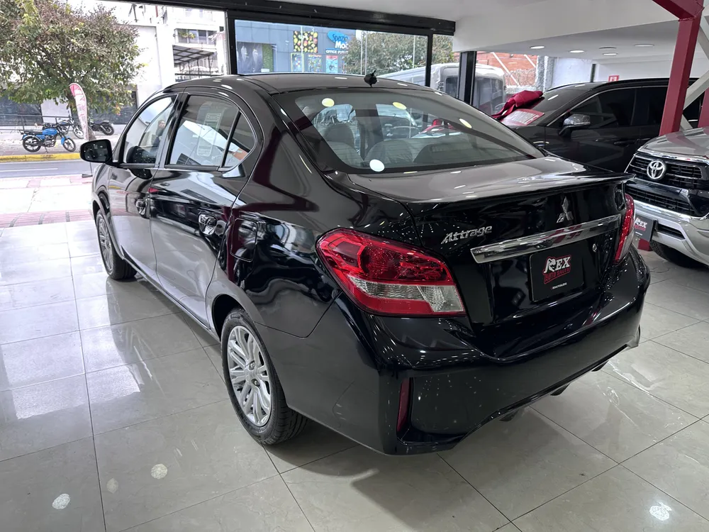 Mitsubishi Attrage 2025 Negro Caracas