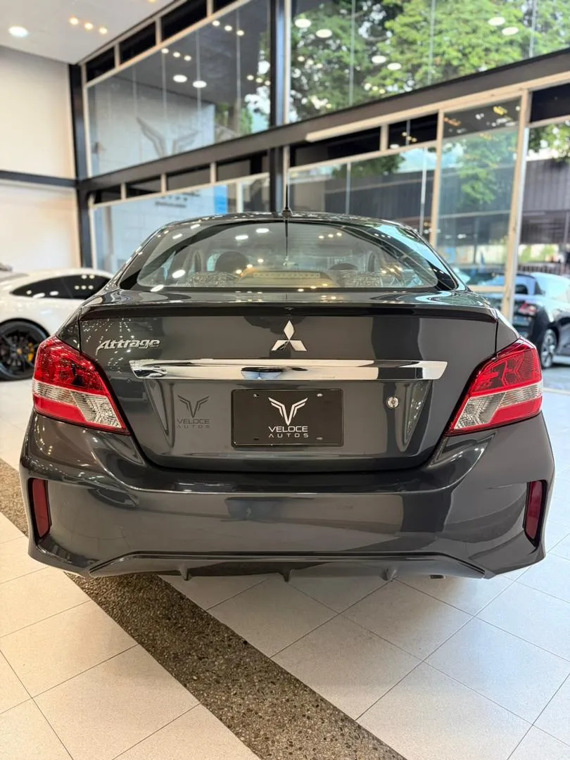 Mitsubishi Attrage 2024 Negro Caracas