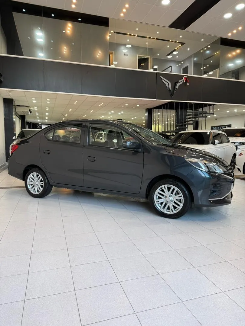 Mitsubishi Attrage 2024 Negro Caracas