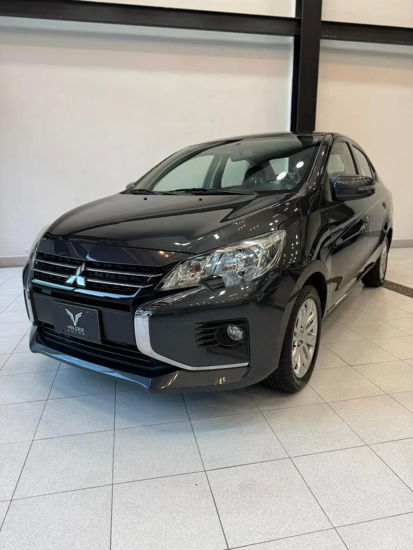 Mitsubishi Attrage 2024 Negro Caracas