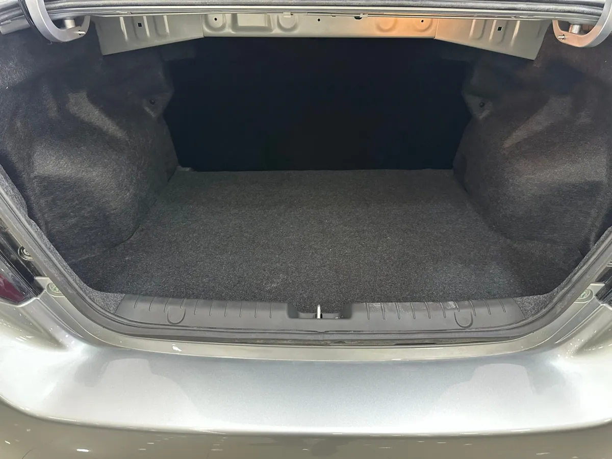 Mitsubishi Attrage 2025 Plateado Caracas