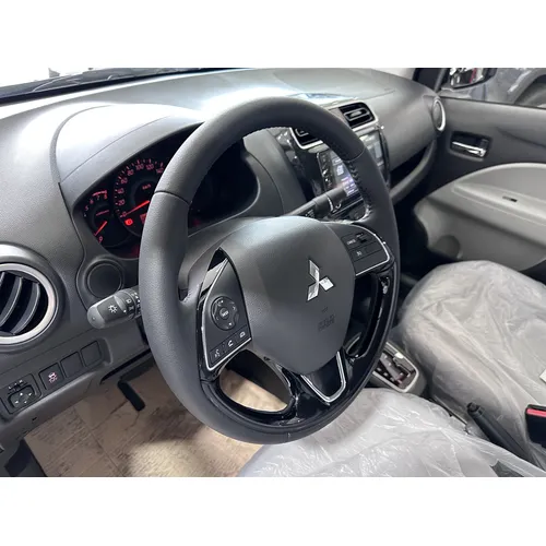 Mitsubishi Attrage 2025 Plateado Caracas