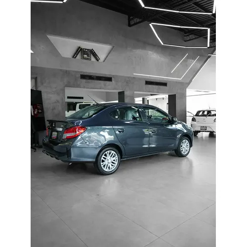 Mitsubishi Attrage 2026 Gris Valencia