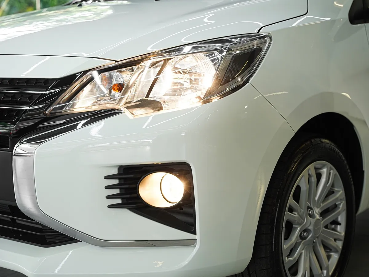 Mitsubishi Attrage GLS 2025 Blanco Valencia