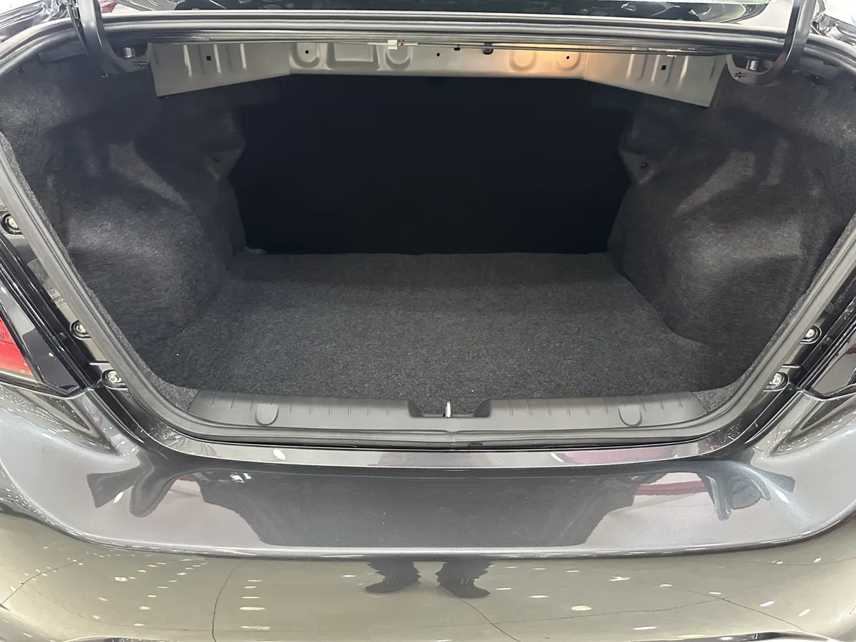 Mitsubishi Attrage 2025 Gris Caracas