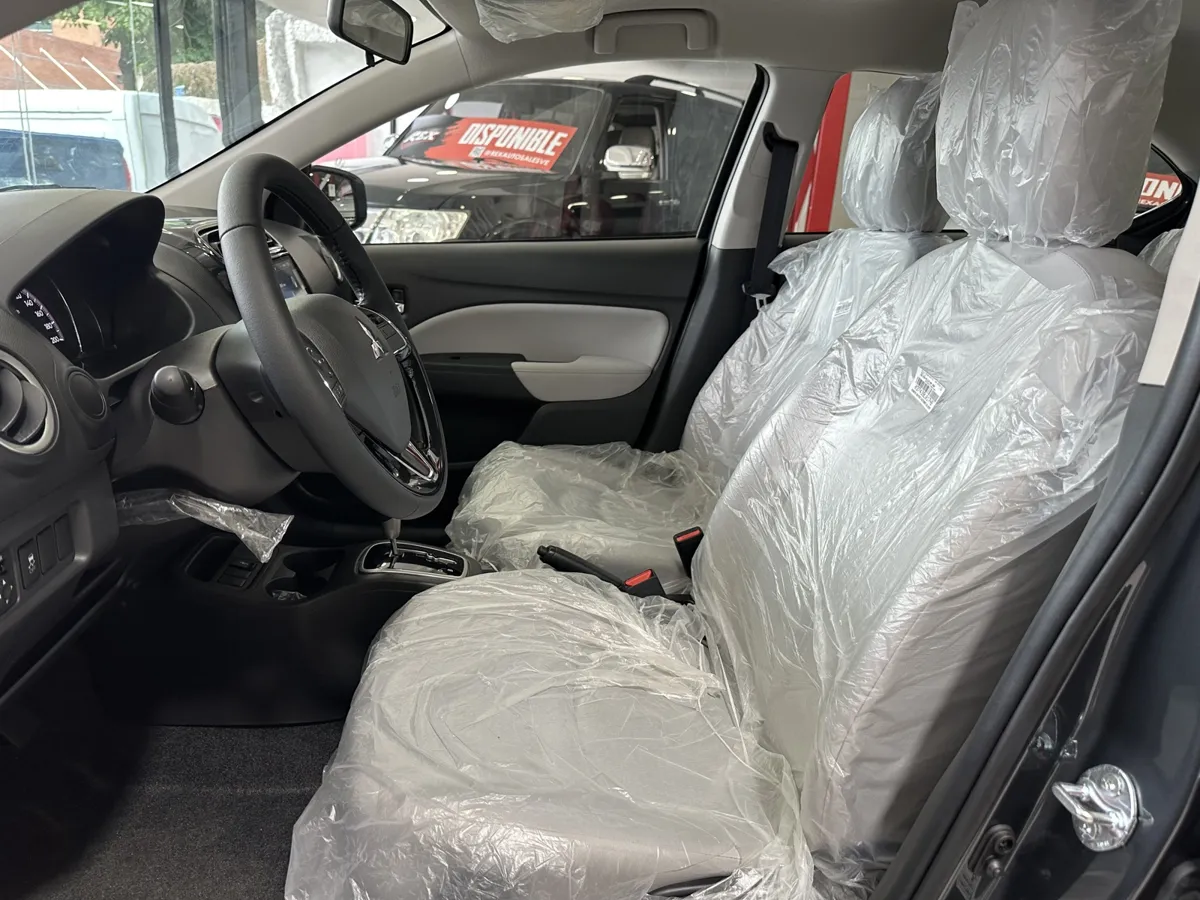 Mitsubishi Attrage Prime Edition 2025 Gris6