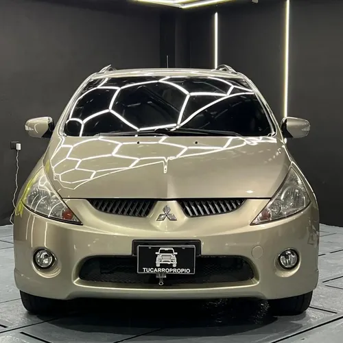 Mitsubishi Grandis 2007 Beige Caracas