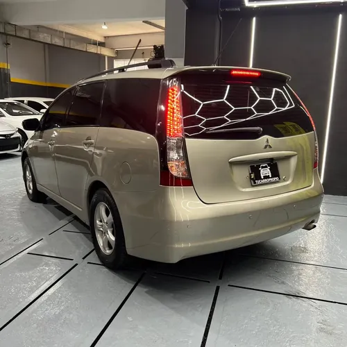 Mitsubishi Grandis 2007 Beige Caracas