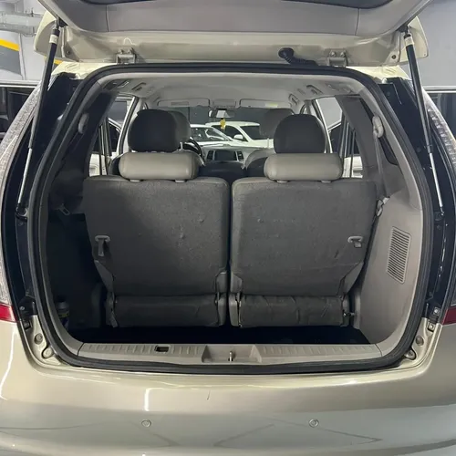Mitsubishi Grandis 2007 Beige Caracas