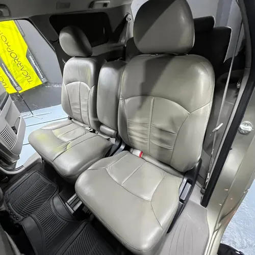Mitsubishi Grandis 2007 Beige Caracas