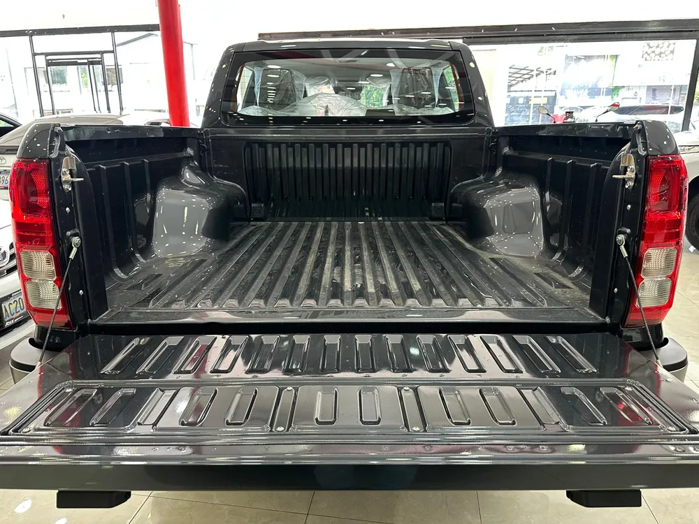 Mitsubishi L200 2025 Negro Caracas