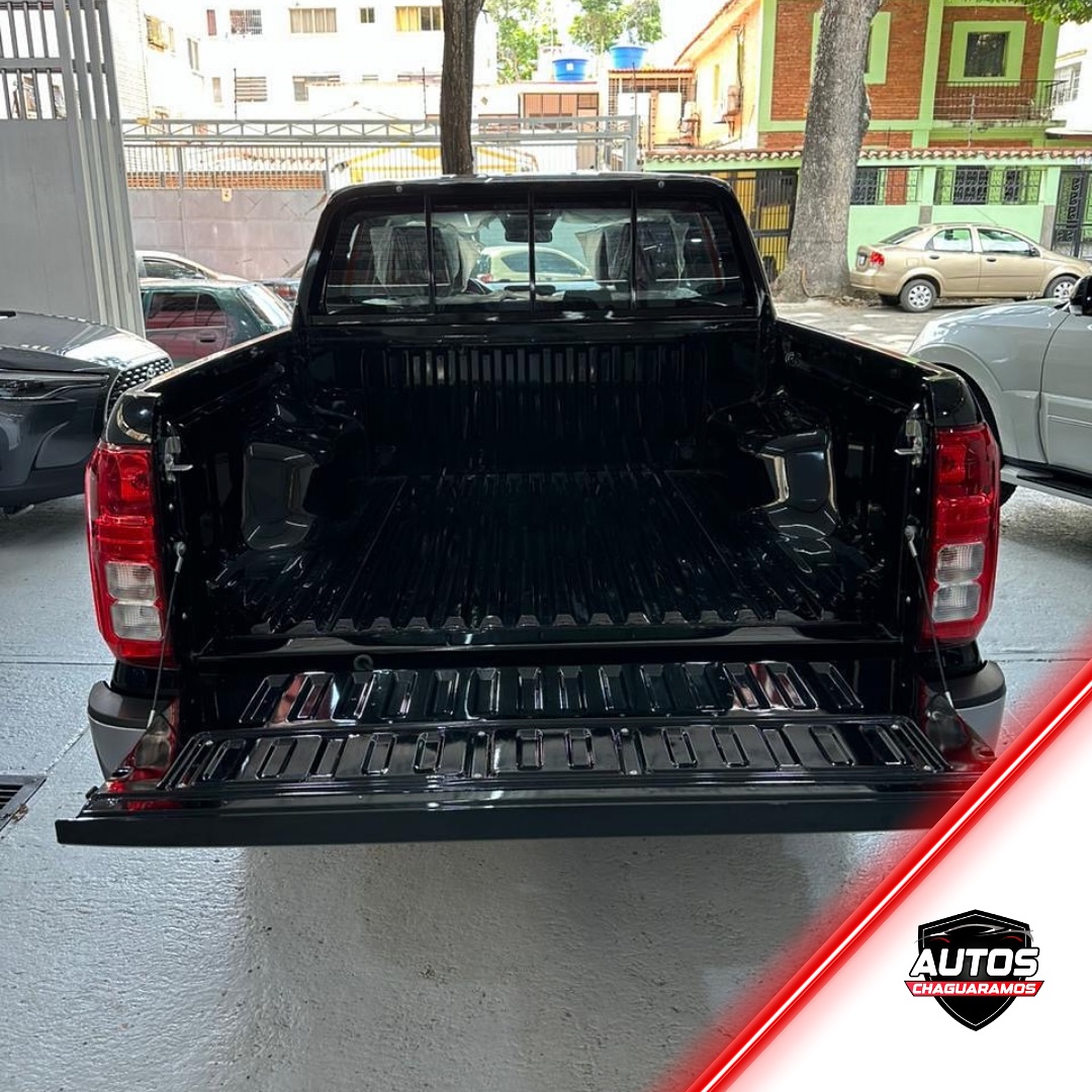 Mitsubishi L200 2024 Negro Caracas
