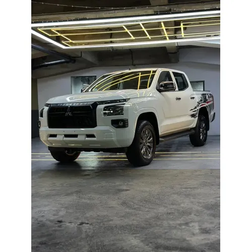Mitsubishi L200 2025 Blanco Caracas