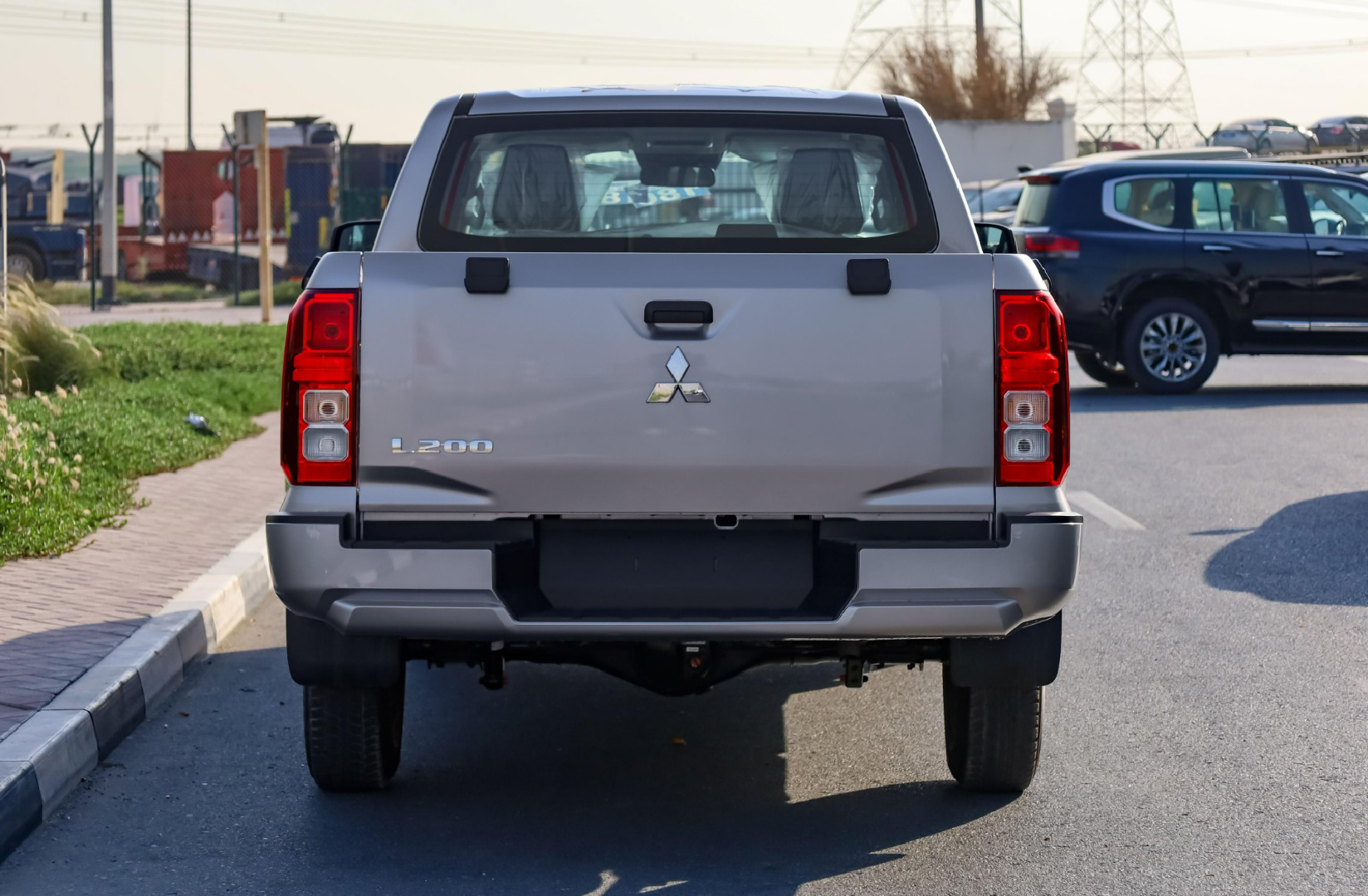 Mitsubishi L200 2025 Gris Caracas