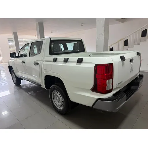 Mitsubishi L200 2026 Blanco Maracaibo