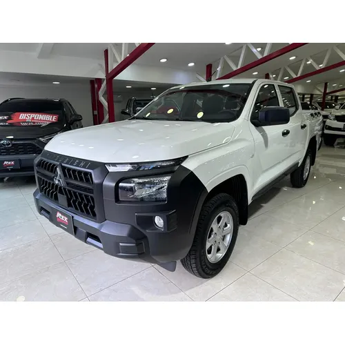 Mitsubishi L200 2025 Blanco Caracas