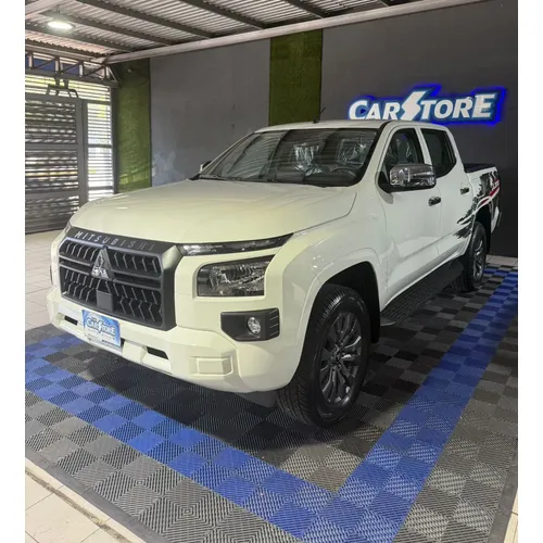 Mitsubishi L200 2026 Blanco Caracas