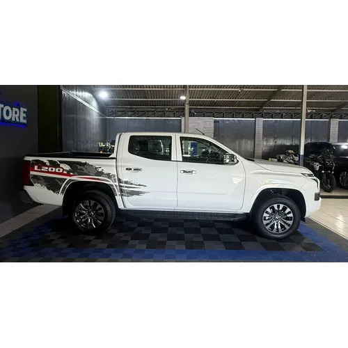 Mitsubishi L200 2026 Blanco Caracas
