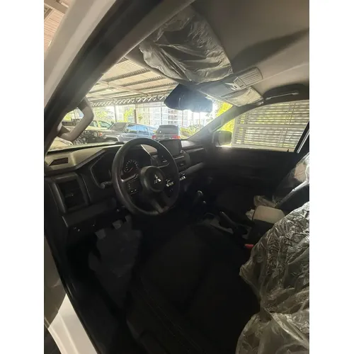 Mitsubishi L200 2026 Blanco Caracas