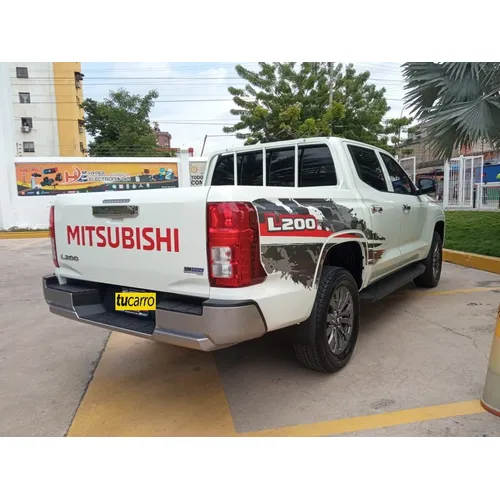Mitsubishi L200 2024 Blanco Maracay