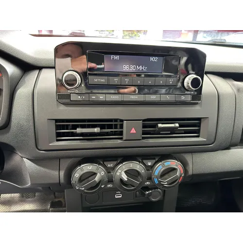 Mitsubishi L200 2025 Negro Caracas